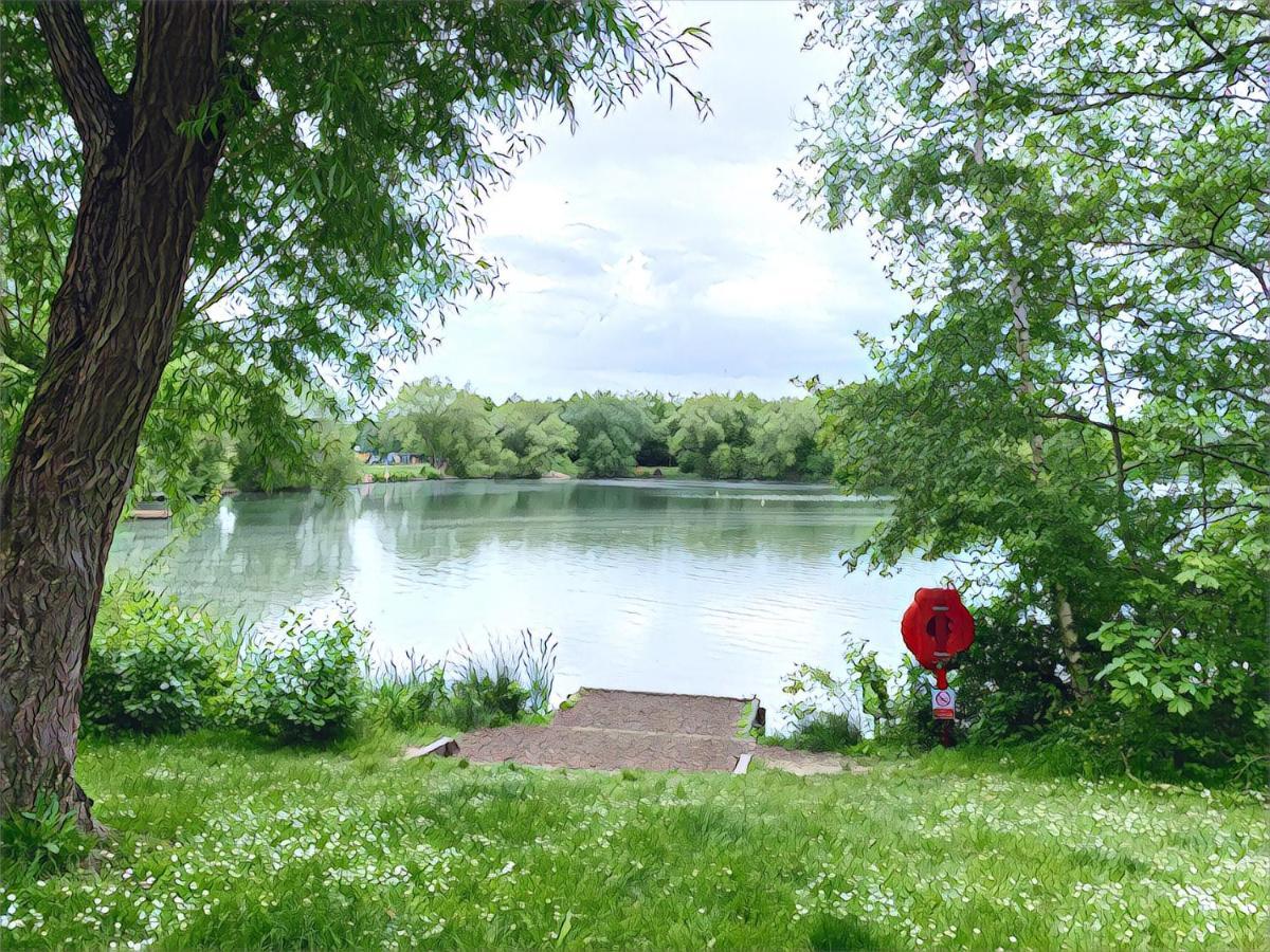 The Lake House, Вокінг Екстер'єр фото